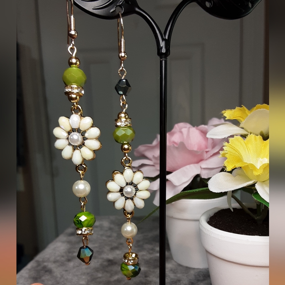 Handmade Mis-matched Flower Earrings Pierced Green White